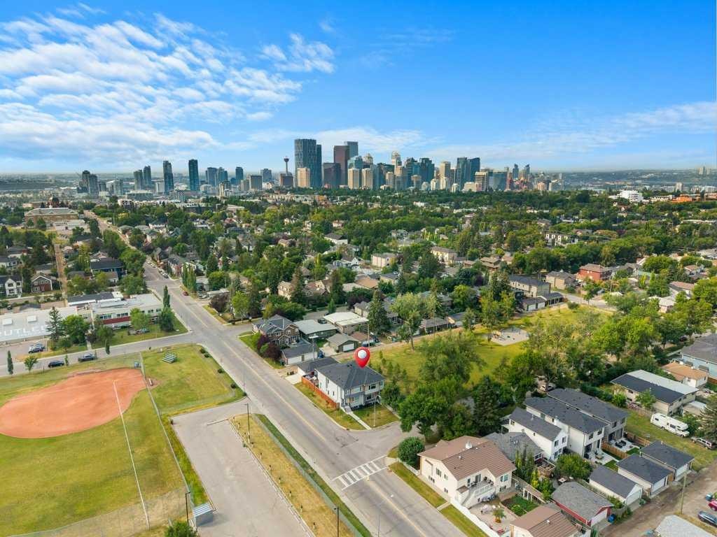 637 14 Avenue Ne, Calgary, AB - Outdoor With View