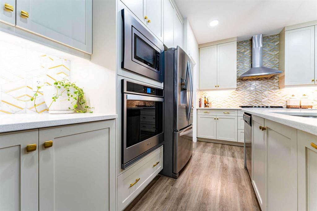 156 Savanna Drive Ne, Calgary, AB - Indoor Photo Showing Kitchen With Upgraded Kitchen