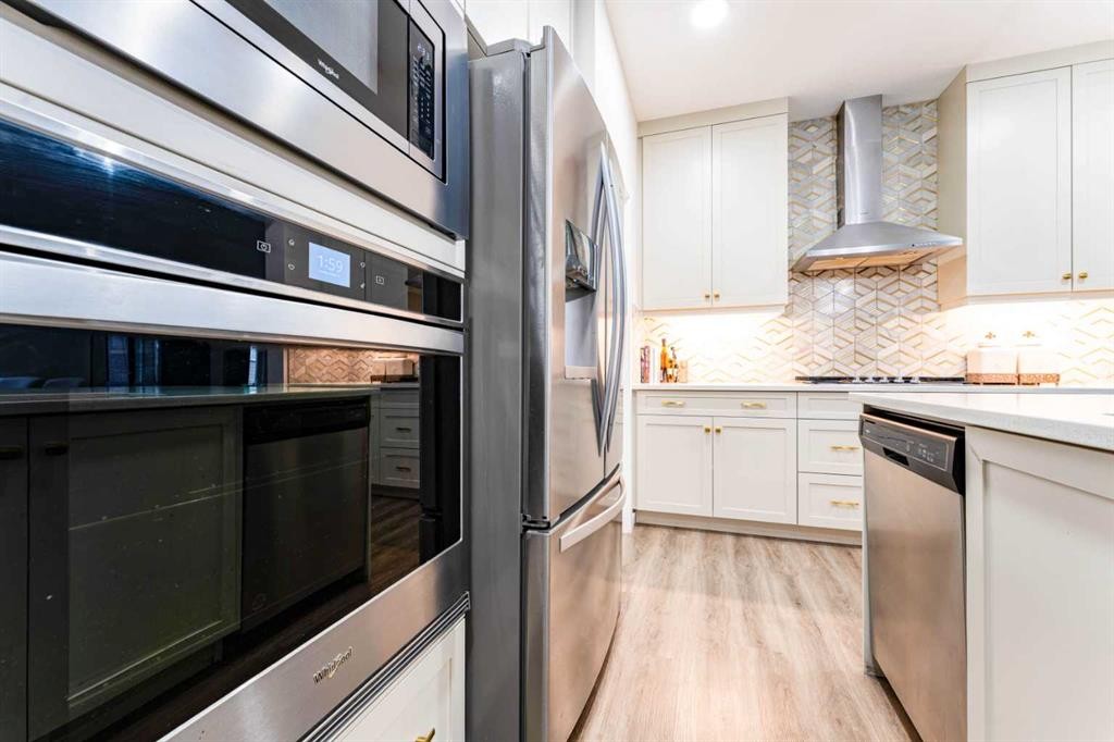 156 Savanna Drive Ne, Calgary, AB - Indoor Photo Showing Kitchen With Upgraded Kitchen