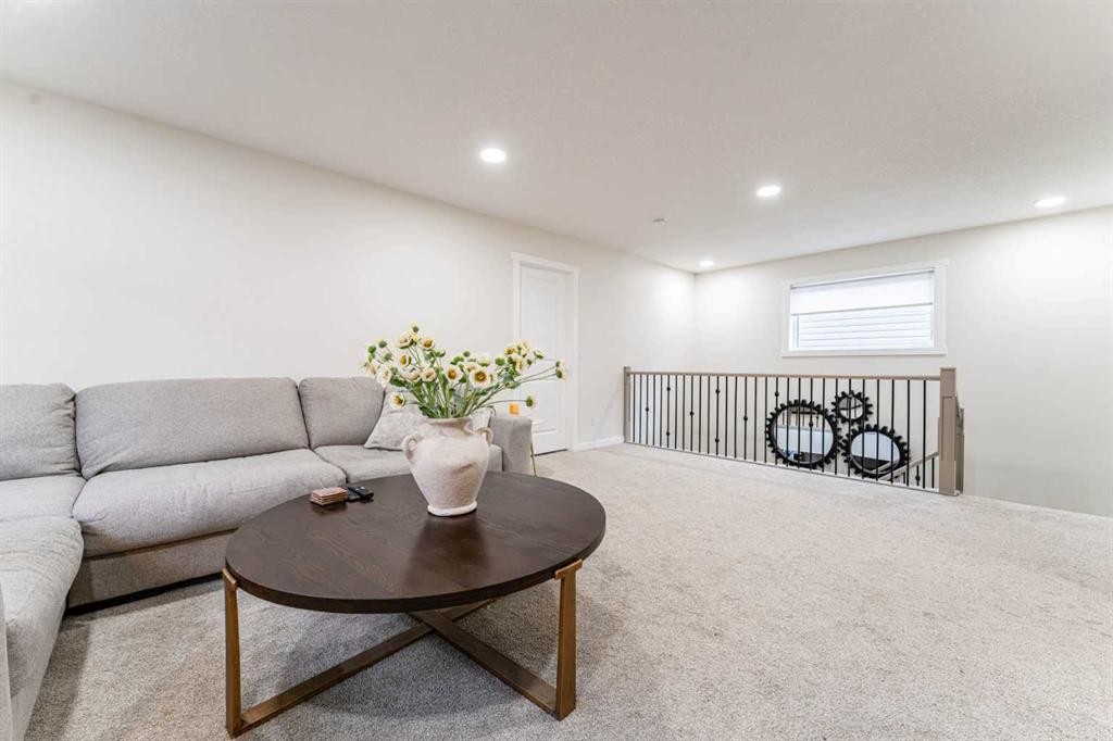 156 Savanna Drive Ne, Calgary, AB - Indoor