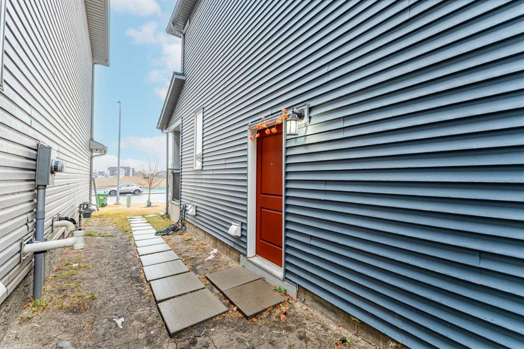 156 Savanna Drive Ne, Calgary, AB - Outdoor