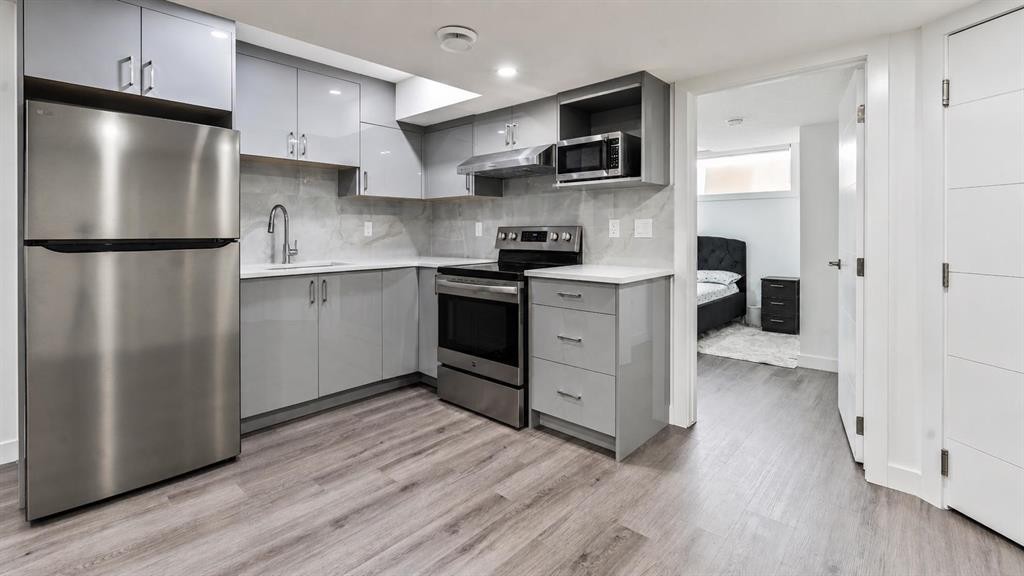 87 Corner Meadows Grove Ne, Calgary, AB - Indoor Photo Showing Kitchen With Upgraded Kitchen