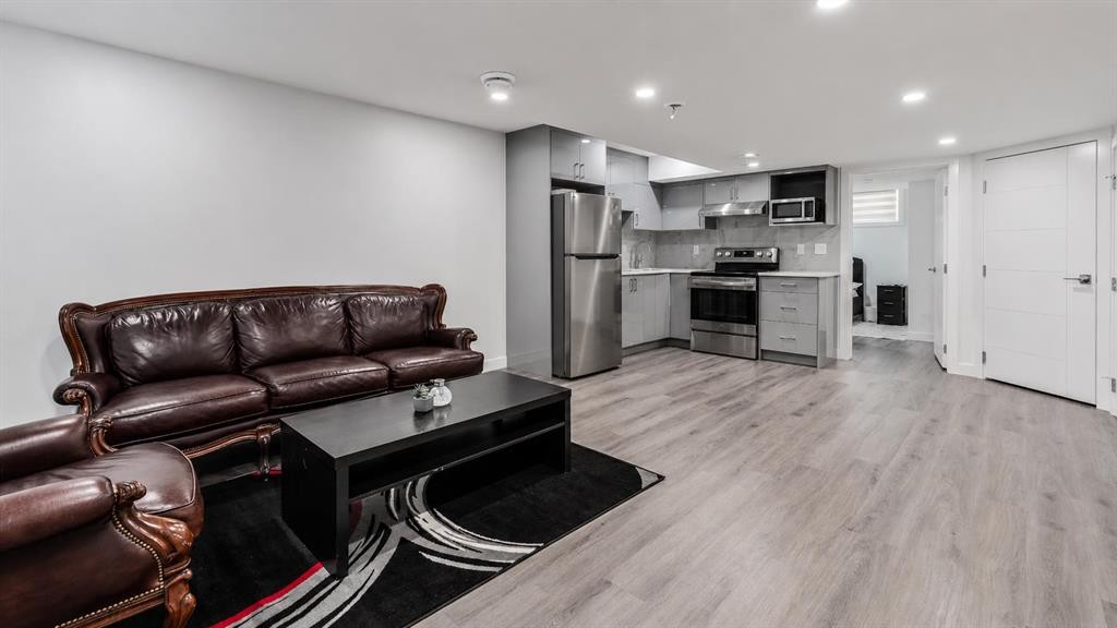 87 Corner Meadows Grove Ne, Calgary, AB - Indoor