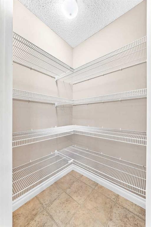 129-308 11 Avenue, High River, AB - Indoor With Storage
