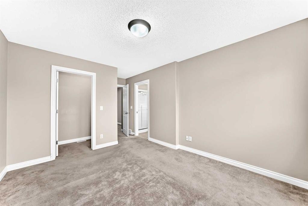 129-308 11 Avenue, High River, AB - Indoor Photo Showing Other Room