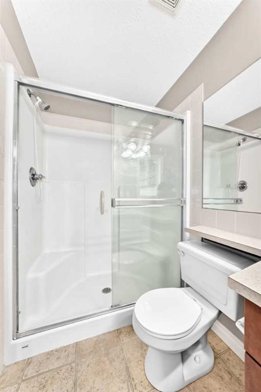 129-308 11 Avenue, High River, AB - Indoor Photo Showing Bathroom