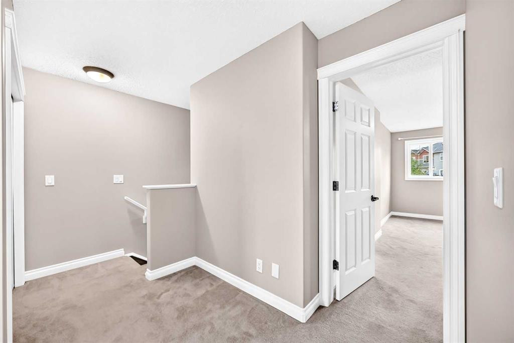 129-308 11 Avenue, High River, AB - Indoor Photo Showing Other Room