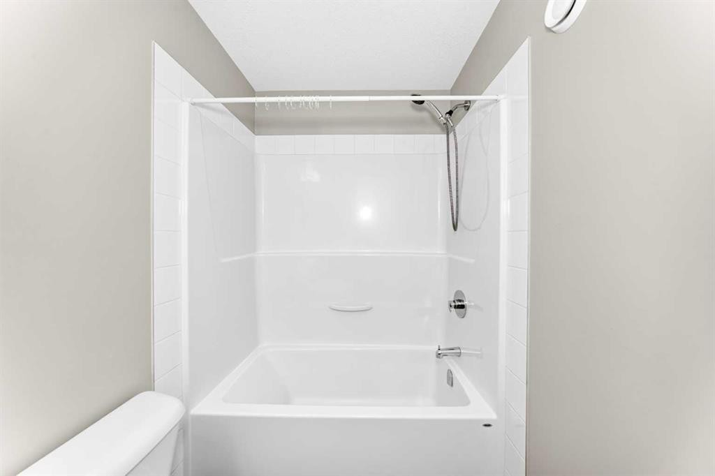 220 Red Embers Way Ne, Calgary, AB - Indoor Photo Showing Bathroom