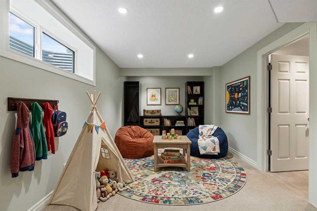 126 Chapman Close Se, Calgary, AB - Indoor Photo Showing Other Room