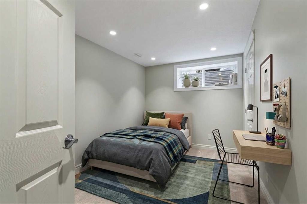 126 Chapman Close Se, Calgary, AB - Indoor