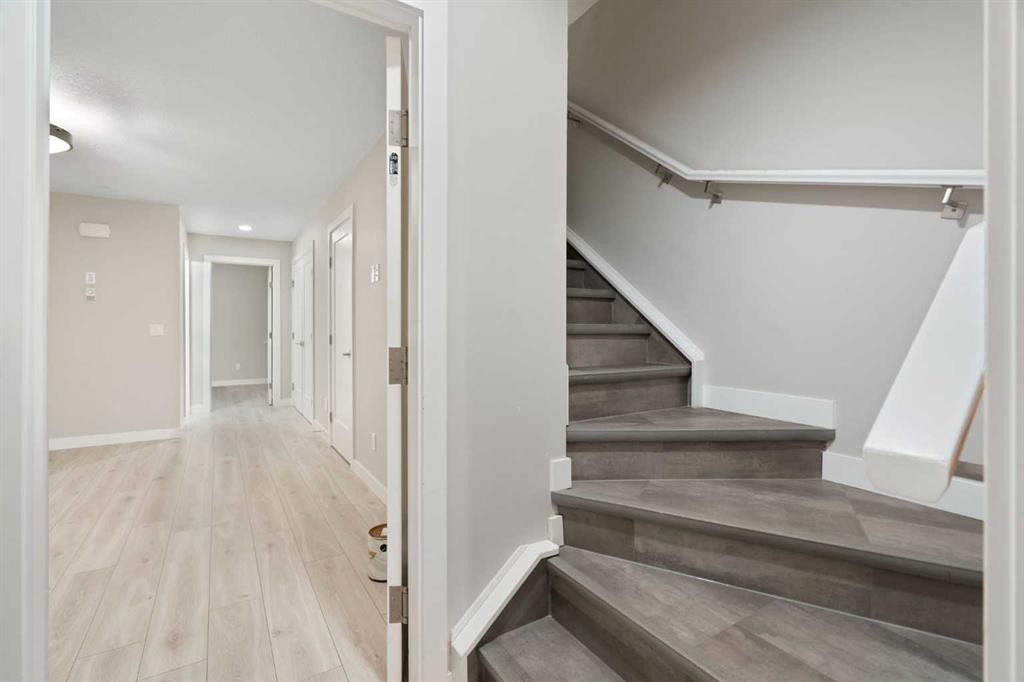 125 Corner Meadows Gate Ne, Calgary, AB - Indoor Photo Showing Other Room