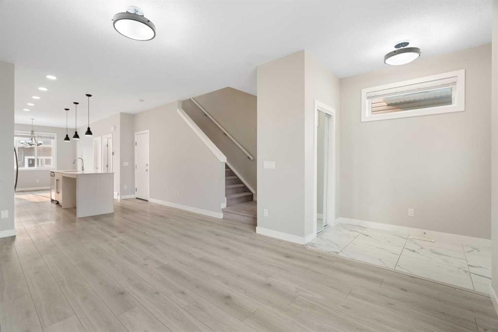 125 Corner Meadows Gate Ne, Calgary, AB - Indoor