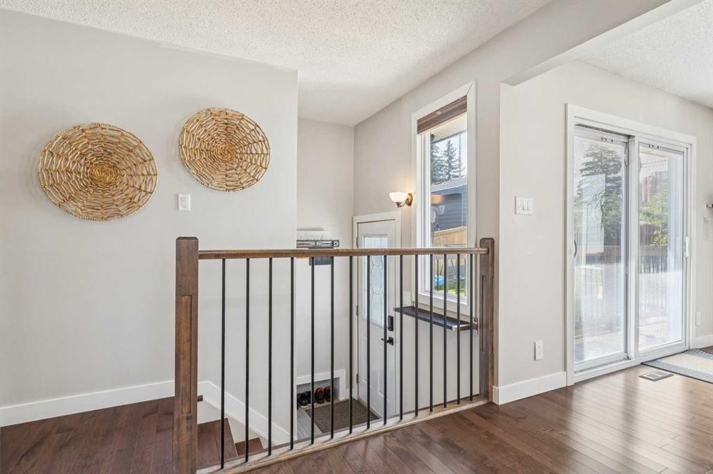 241 Allan Crescent Se, Calgary, AB - Indoor Photo Showing Other Room