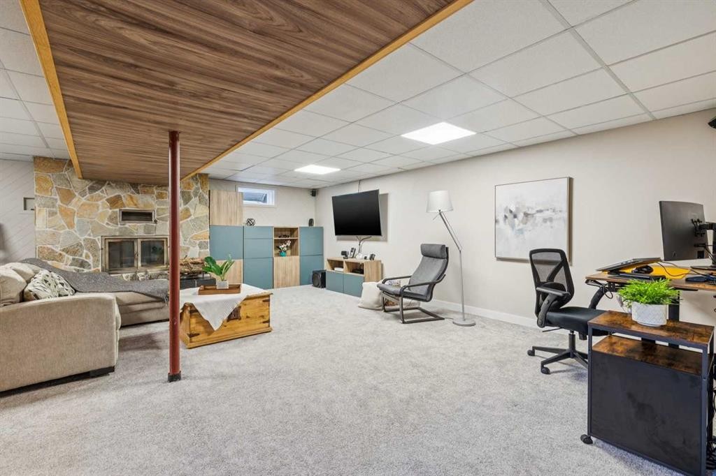 241 Allan Crescent Se, Calgary, AB - Indoor