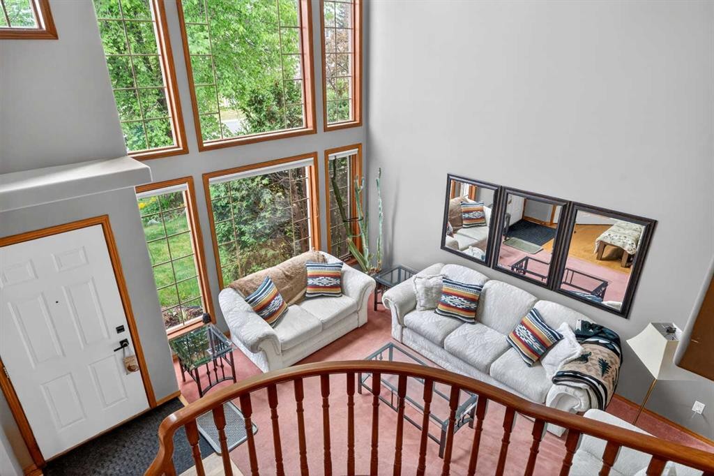 148 Sierra Madre Crescent Sw, Calgary, AB - Indoor Photo Showing Other Room