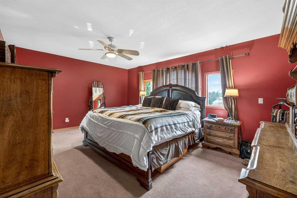 148 Sierra Madre Crescent Sw, Calgary, AB - Indoor Photo Showing Bedroom