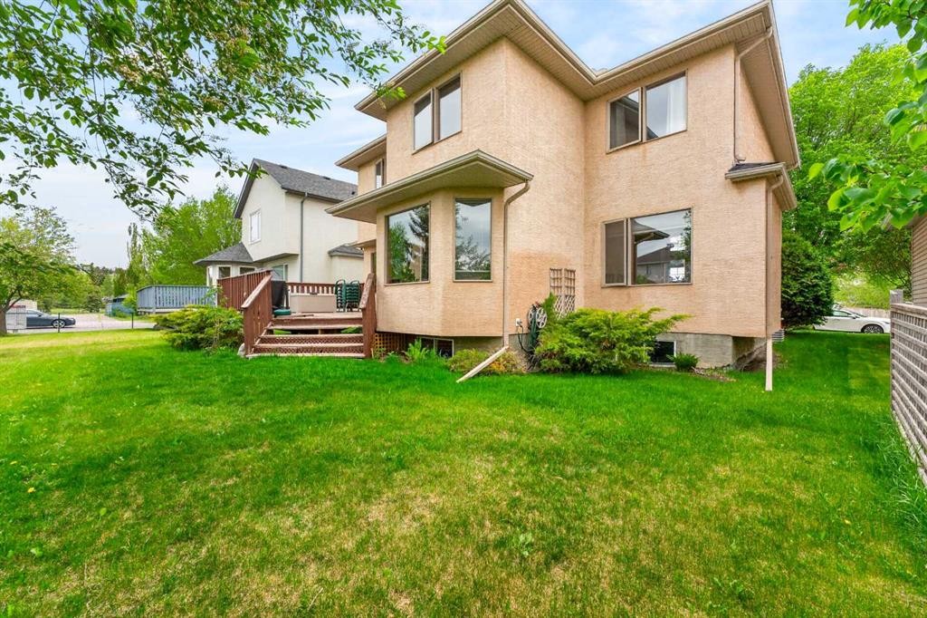 148 Sierra Madre Crescent Sw, Calgary, AB - Outdoor