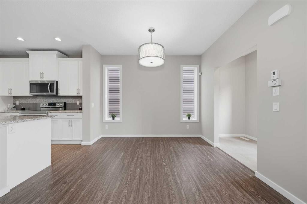 75 Legacy Glen Row Se, Calgary, AB - Indoor Photo Showing Kitchen