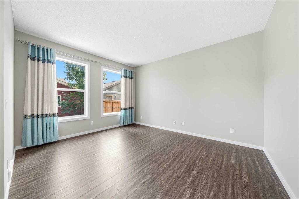 75 Legacy Glen Row Se, Calgary, AB - Indoor Photo Showing Other Room