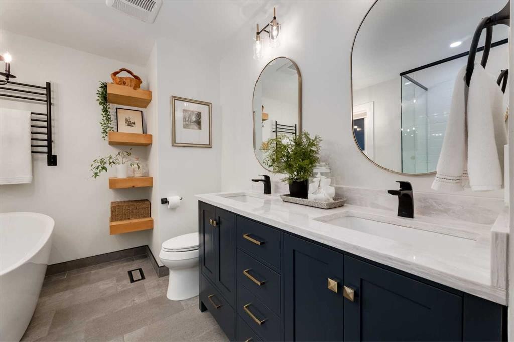 775 Strathcona Drive Sw, Calgary, AB - Indoor Photo Showing Bathroom