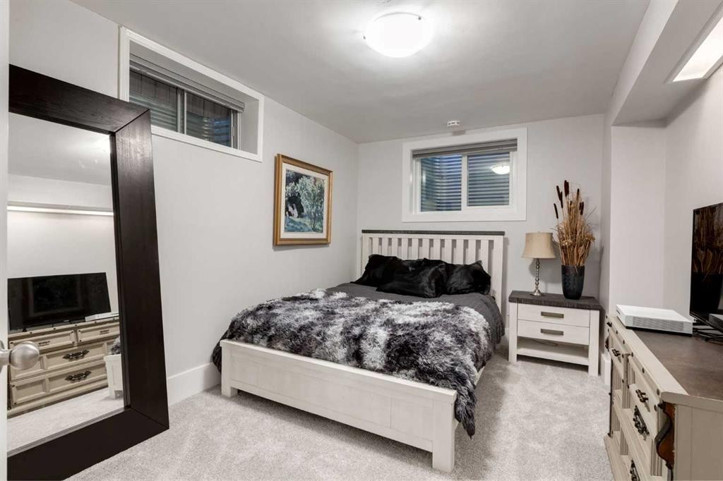 775 Strathcona Drive Sw, Calgary, AB - Indoor Photo Showing Bedroom