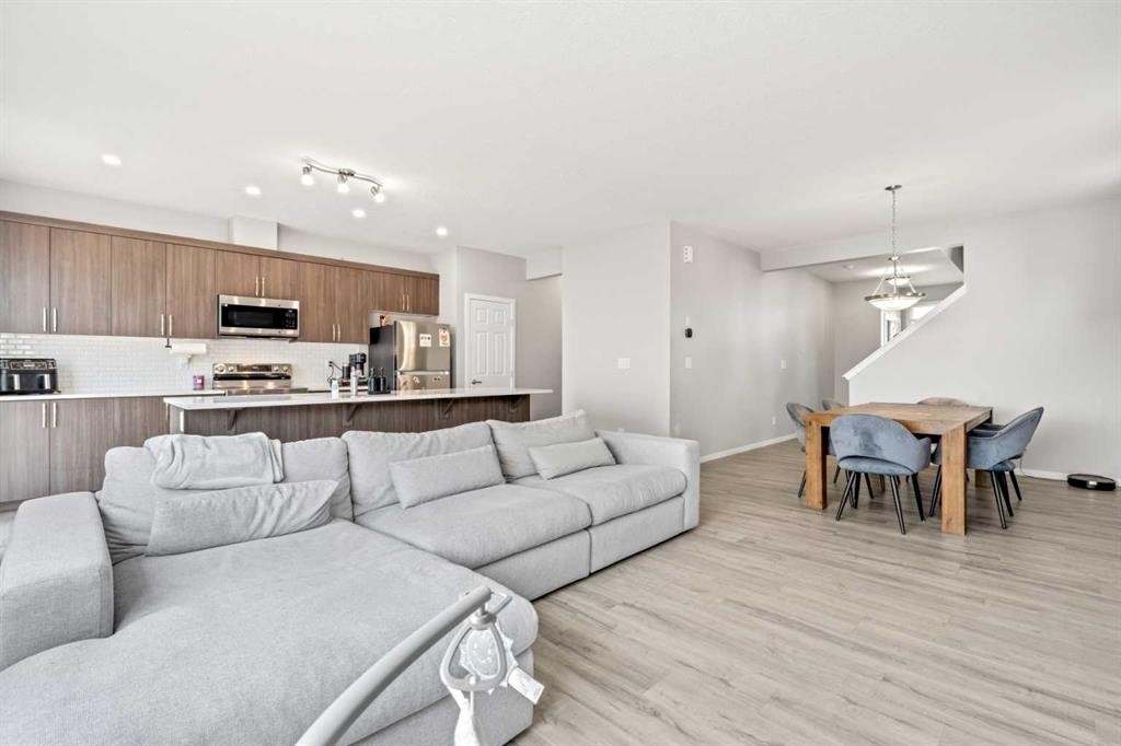 260 Carringham Way Nw, Calgary, AB - Indoor