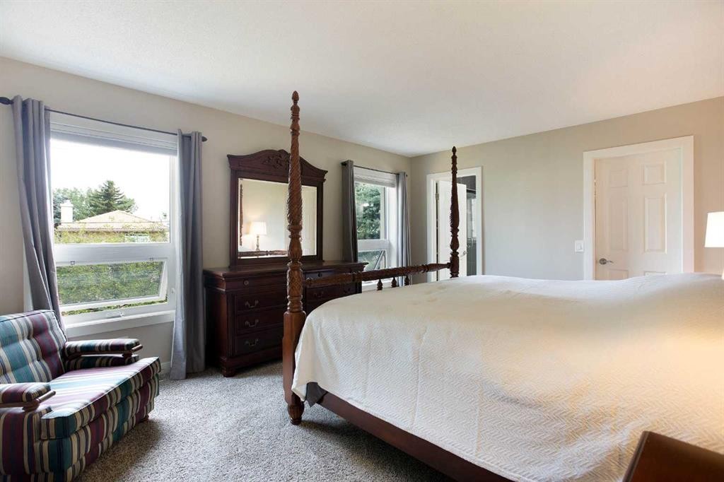 24 Sun Harbour Place Se, Calgary, AB - Indoor Photo Showing Bedroom