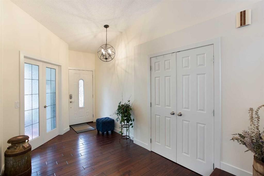 24 Sun Harbour Place Se, Calgary, AB - Indoor Photo Showing Other Room