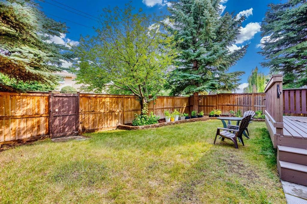 24 Sun Harbour Place Se, Calgary, AB - Outdoor
