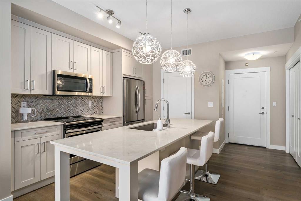 410-35 Walgrove Walk Se, Calgary, AB - Indoor Photo Showing Kitchen With Stainless Steel Kitchen With Upgraded Kitchen