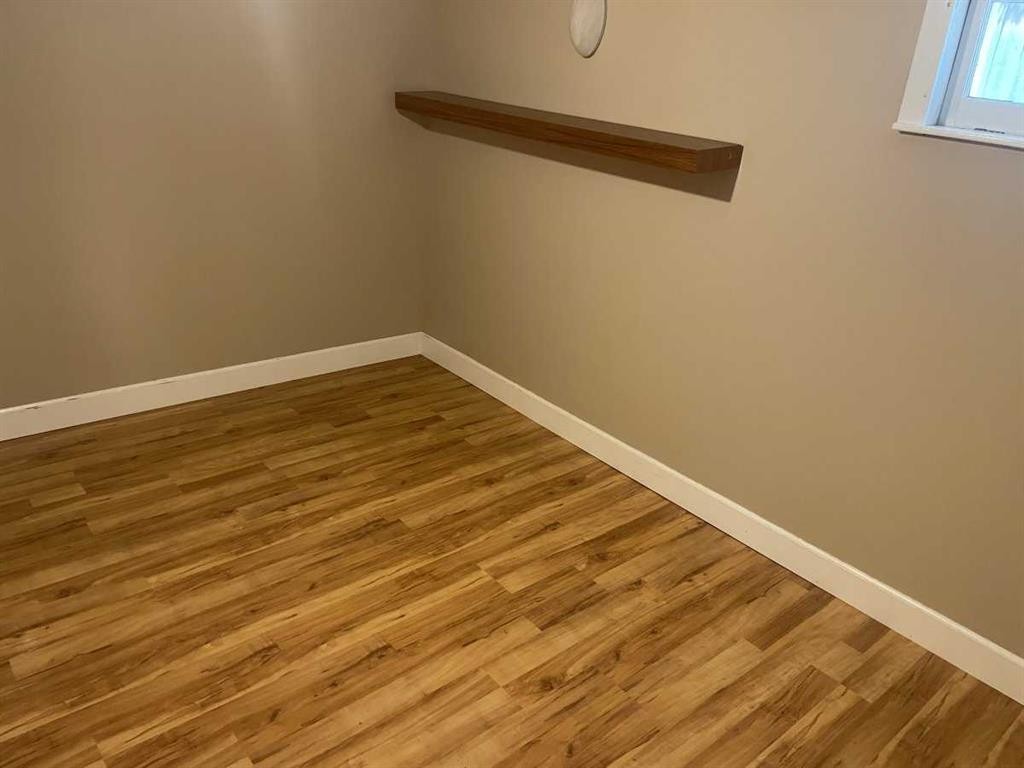 429 10 Street Ne, Calgary, AB - Indoor Photo Showing Other Room