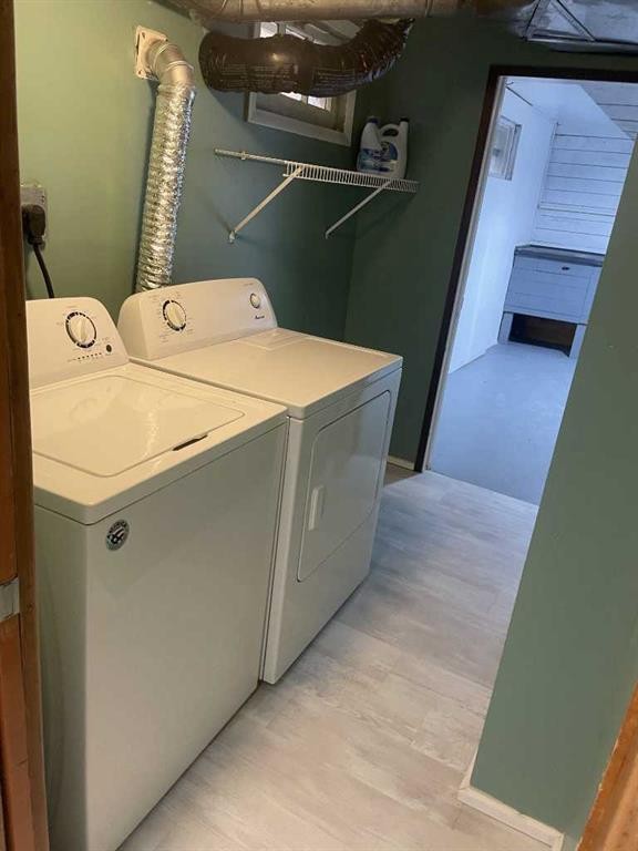 429 10 Street Ne, Calgary, AB - Indoor Photo Showing Laundry Room