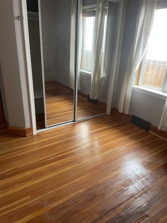 429 10 Street Ne, Calgary, AB - Indoor Photo Showing Other Room