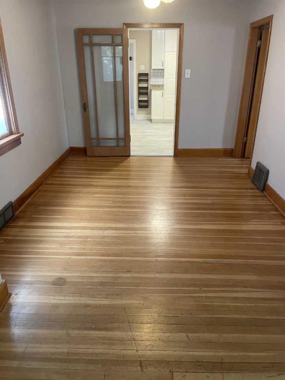 429 10 Street Ne, Calgary, AB - Indoor Photo Showing Other Room