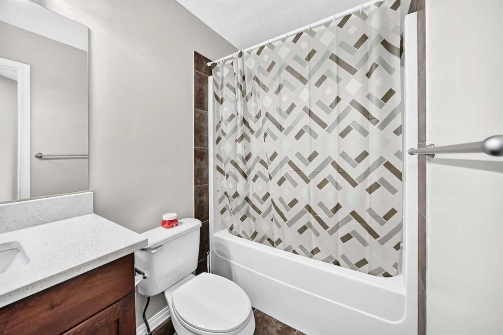 195 Taralake Way, Calgary, AB - Indoor Photo Showing Bathroom