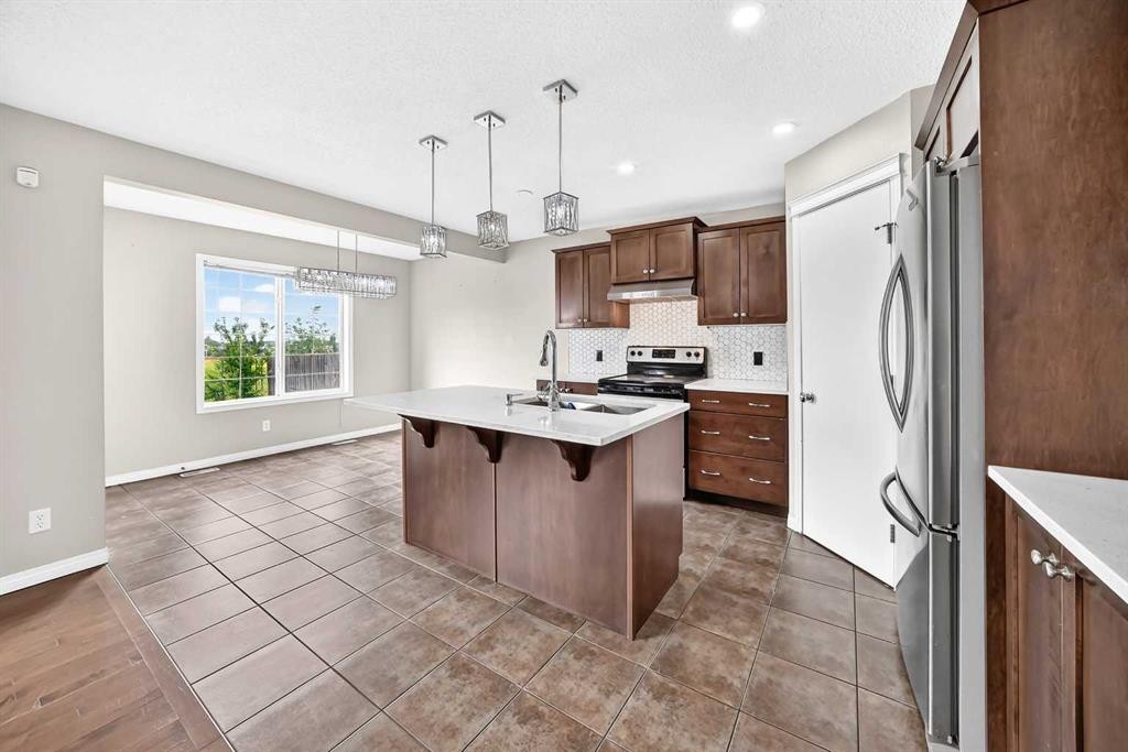 195 Taralake Way, Calgary, AB - Indoor Photo Showing Kitchen