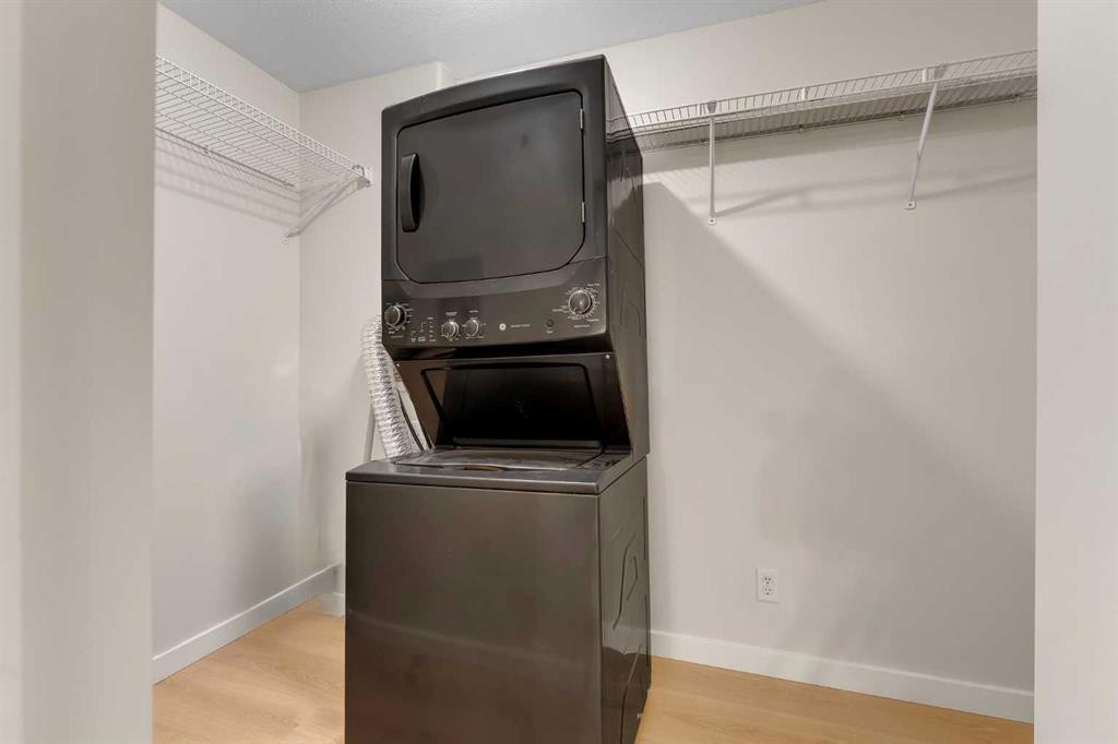 307-1307 Valleyview Park Se, Calgary, AB - Indoor Photo Showing Laundry Room