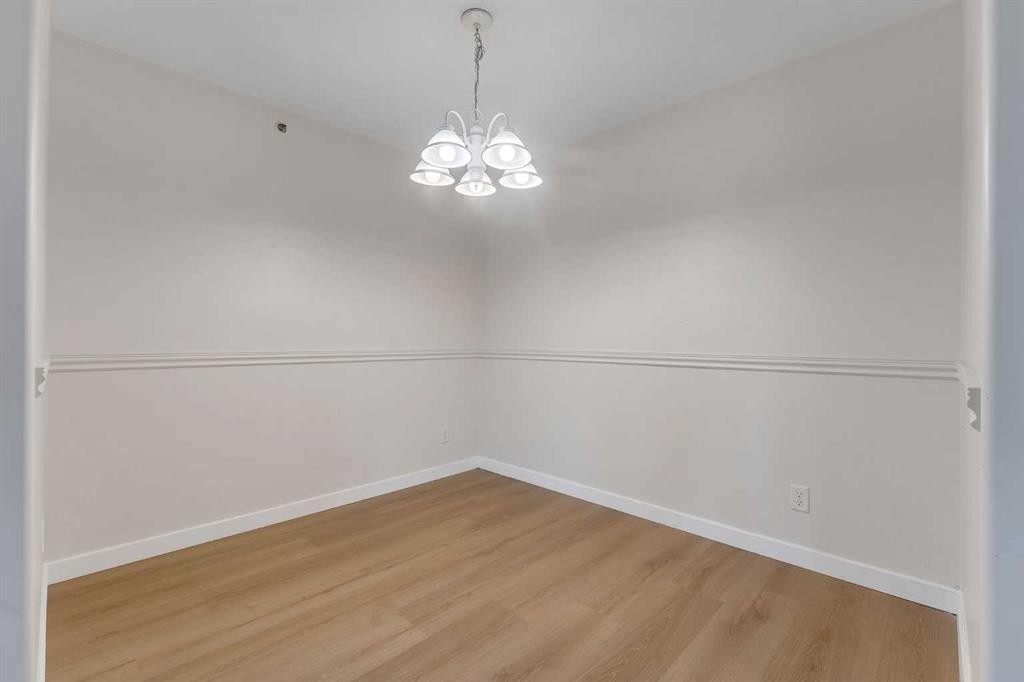 307-1307 Valleyview Park Se, Calgary, AB - Indoor Photo Showing Other Room