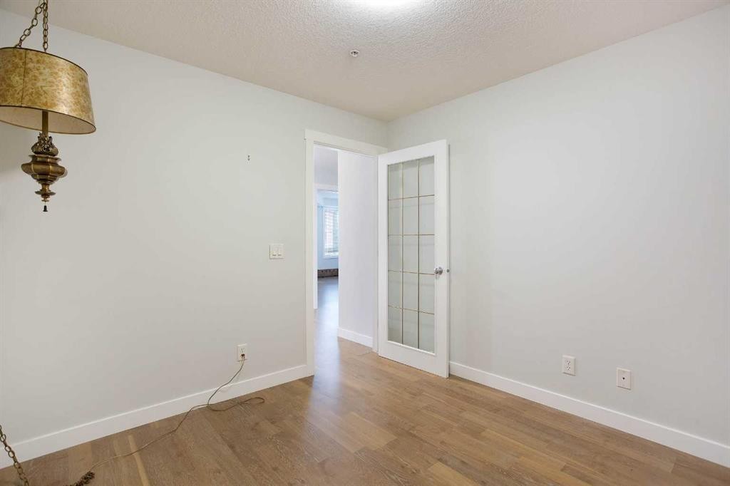 239-8535 Bonaventure Drive Se, Calgary, AB - Indoor Photo Showing Other Room