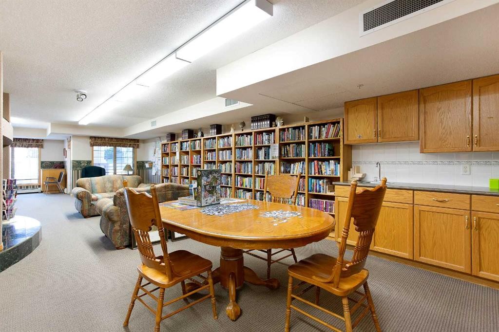 239-8535 Bonaventure Drive Se, Calgary, AB - Indoor