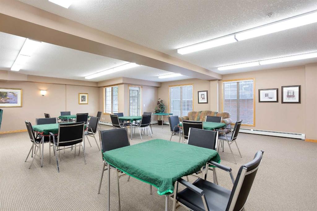 239-8535 Bonaventure Drive Se, Calgary, AB - Indoor
