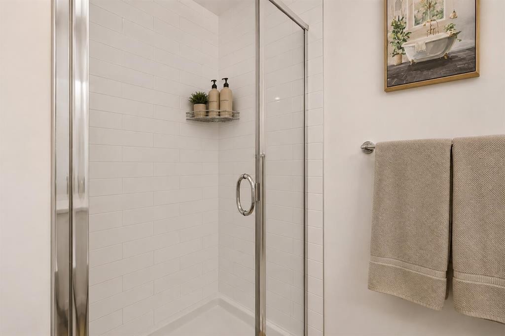 314 Walcrest Way Se, Calgary, AB - Indoor Photo Showing Bathroom