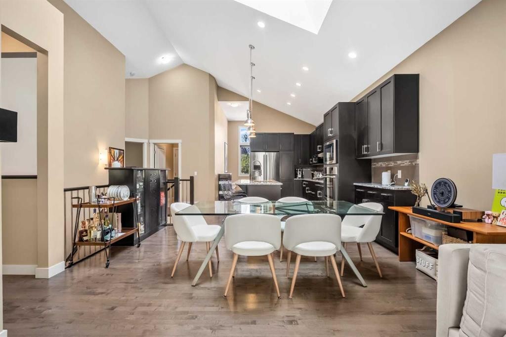 63 Cortina Villas Sw, Calgary, AB - Indoor Photo Showing Dining Room