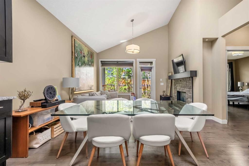 63 Cortina Villas Sw, Calgary, AB - Indoor Photo Showing Dining Room