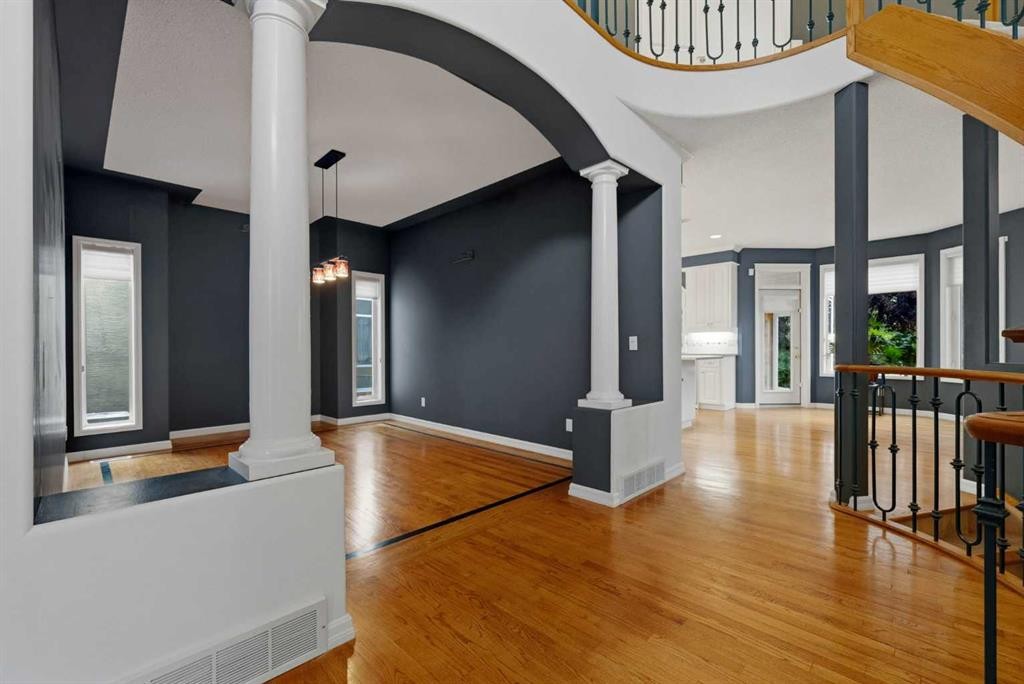 250 Diamond Drive Se, Calgary, AB - Indoor Photo Showing Other Room