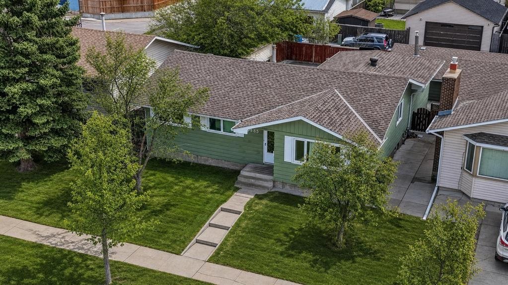 5835 28 Avenue Ne, Calgary, AB - Outdoor