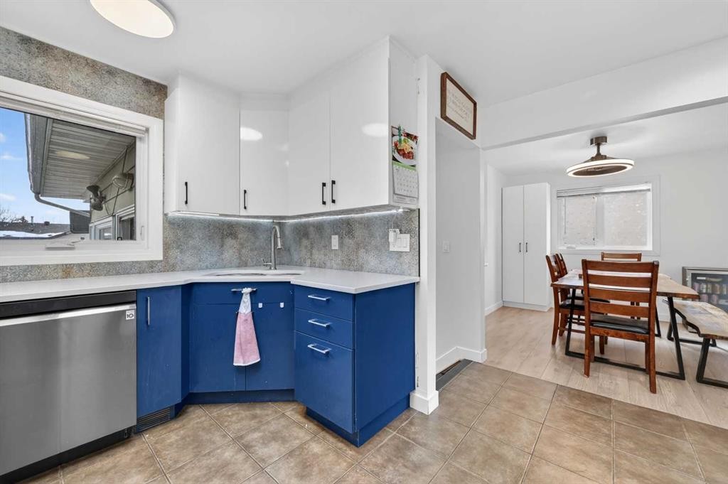 5835 28 Avenue Ne, Calgary, AB - Indoor