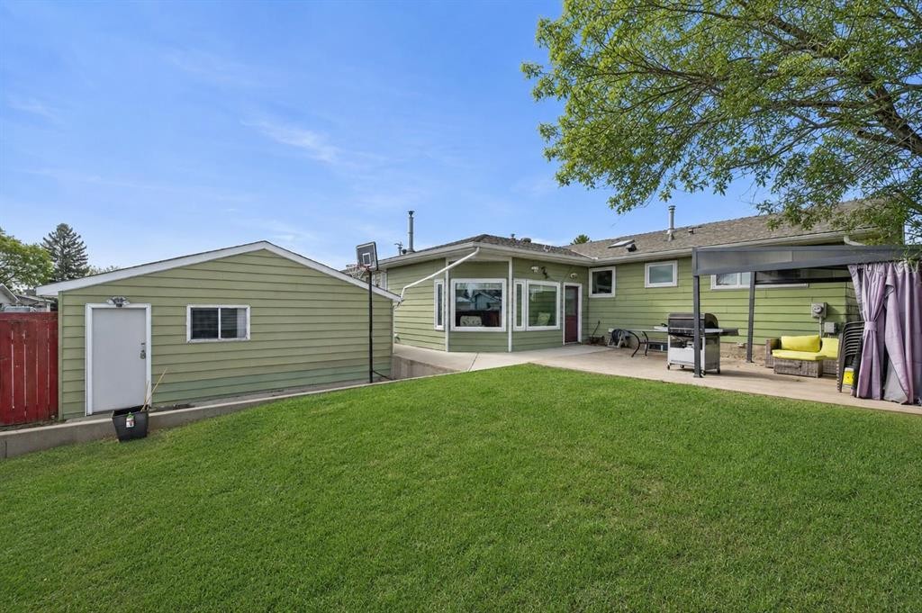 5835 28 Avenue Ne, Calgary, AB - Outdoor With Exterior