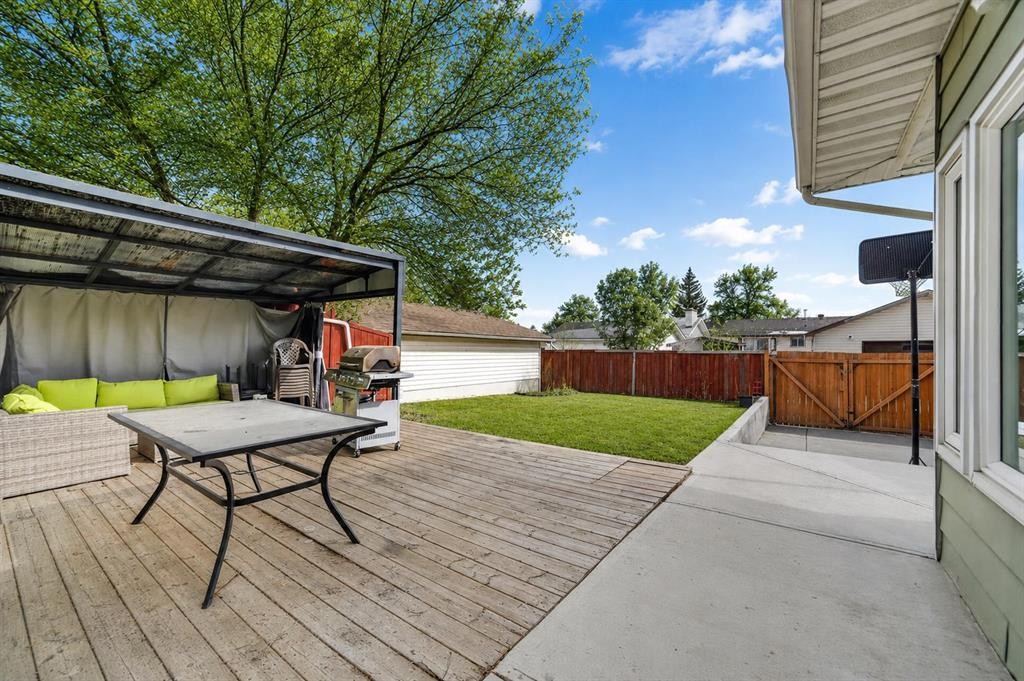 5835 28 Avenue Ne, Calgary, AB - Outdoor With Deck Patio Veranda With Exterior