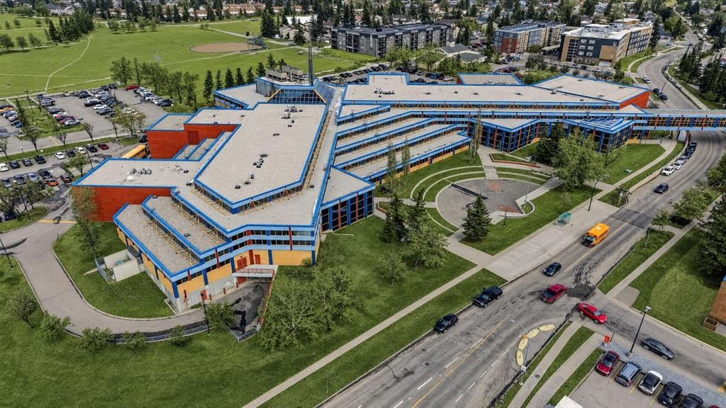 5835 28 Avenue Ne, Calgary, AB - Outdoor With View